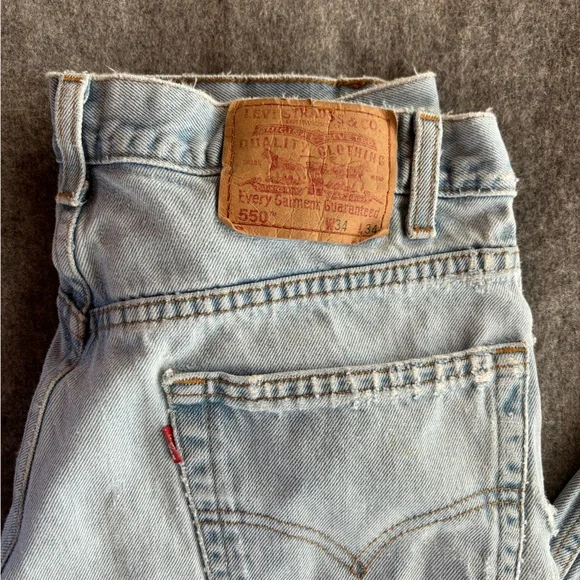 Vintage Levi’s 550 Jeans - Picture 2 of 10